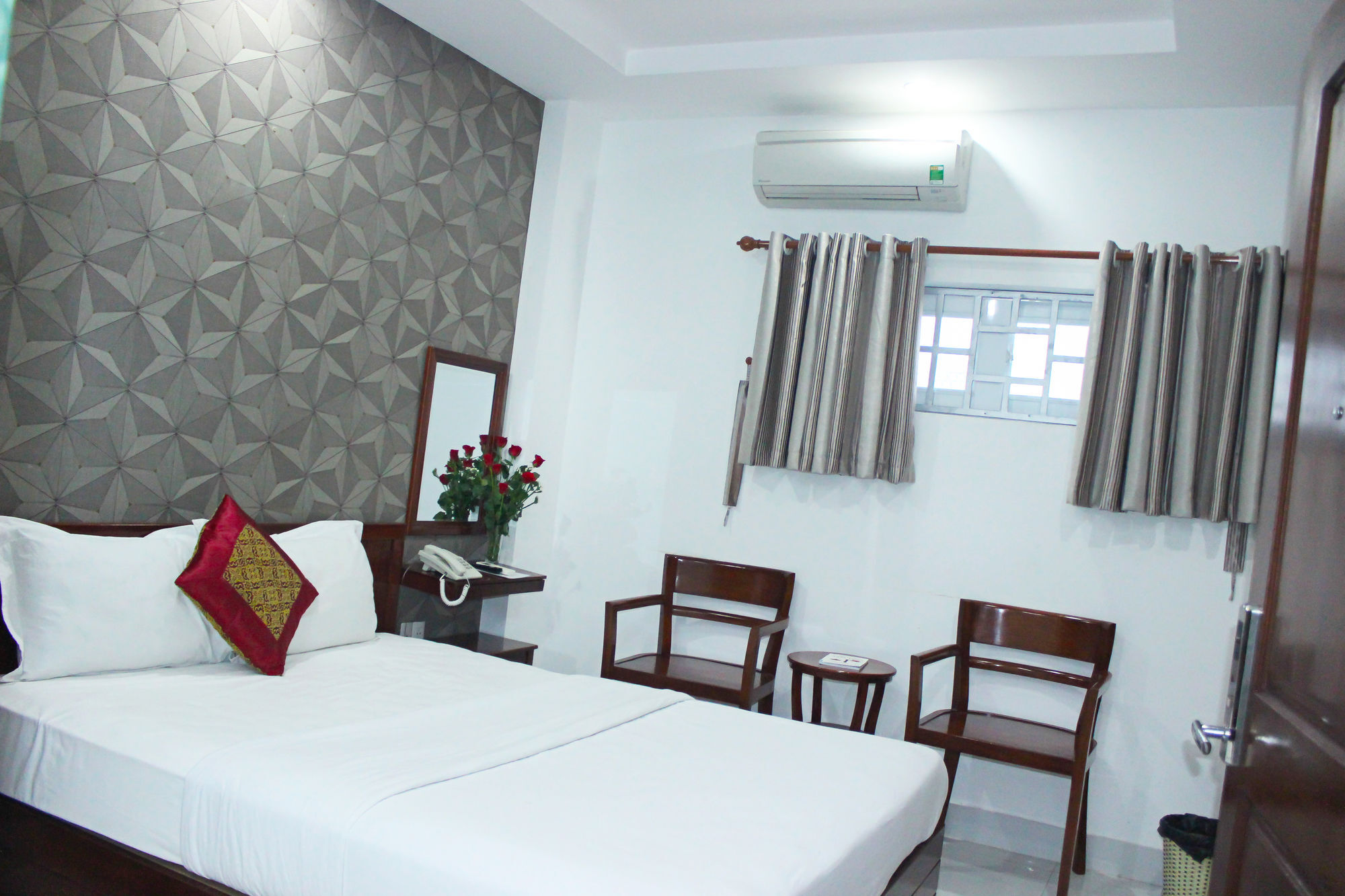 Mi Linh Hotel Cidade de Ho Chi Minh Exterior foto